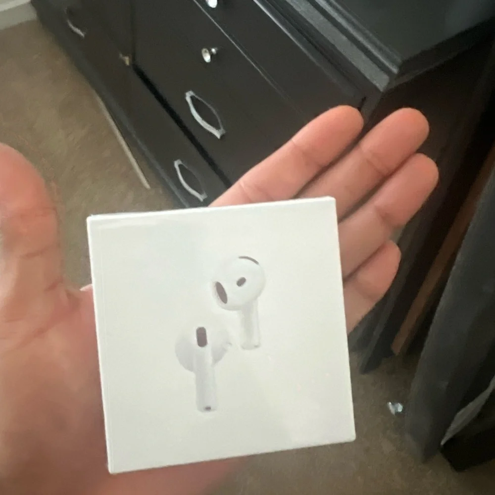 Apple AirPods 4th Gen - Sleek White - Picture 3 of 7